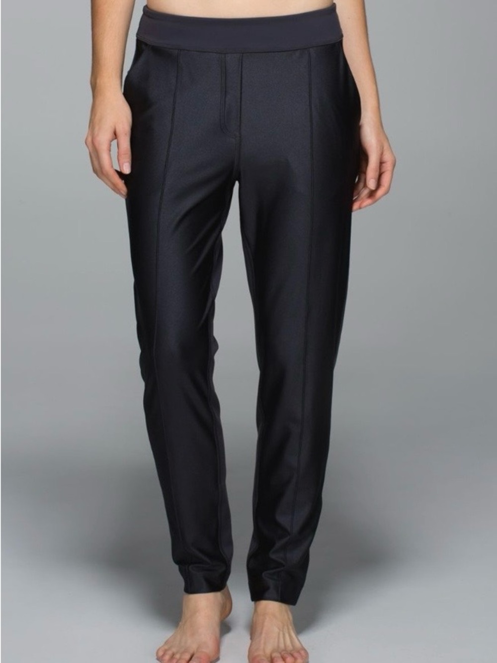 lululemon athletica Shine Trouser Yoga Pants in Deep Coal. Size 6